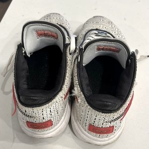 Nike Lebron. Pink Diamond collection size 9